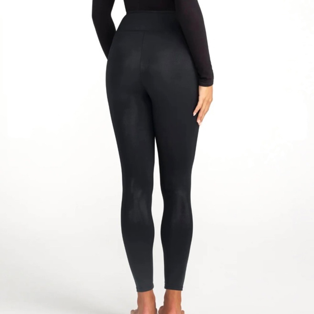 Yummie Black Leggings High Waisted Front Velour